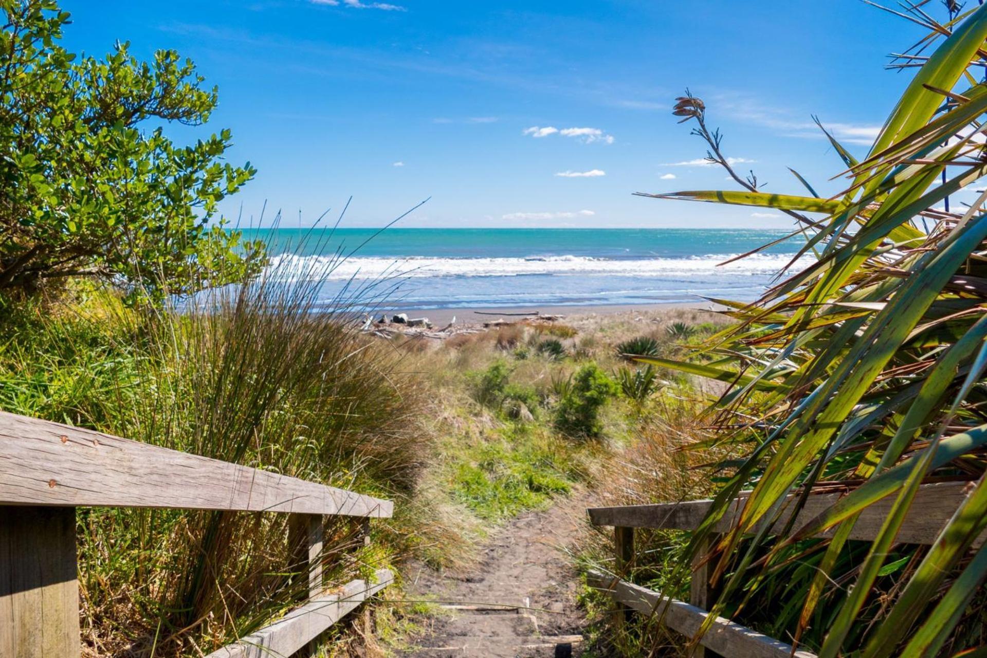 Fabulous In Fitzroy Comfortably Sleeps Ten Guests New Plymouth Exterior photo