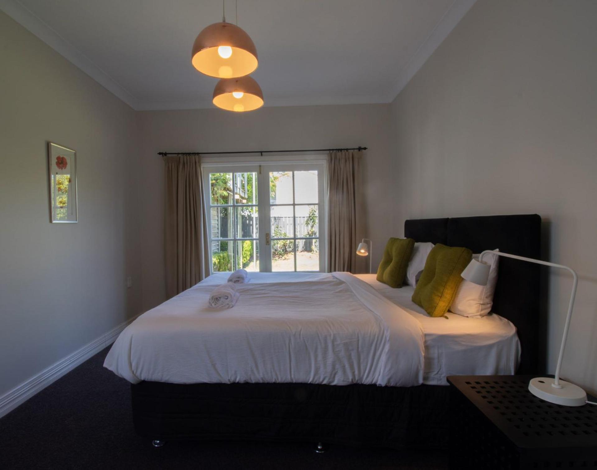 Fabulous In Fitzroy Comfortably Sleeps Ten Guests New Plymouth Exterior photo