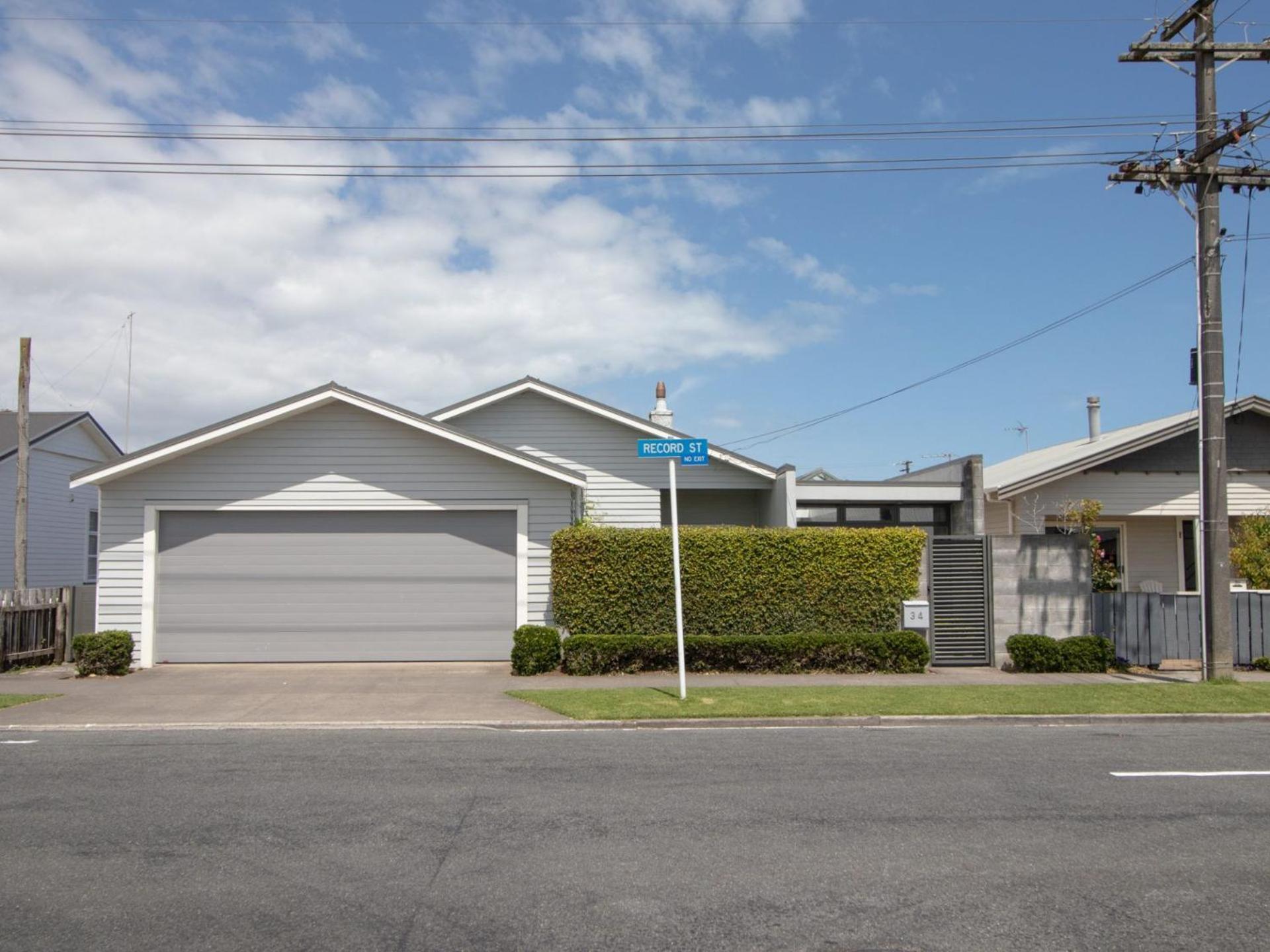 Fabulous In Fitzroy Comfortably Sleeps Ten Guests New Plymouth Exterior photo